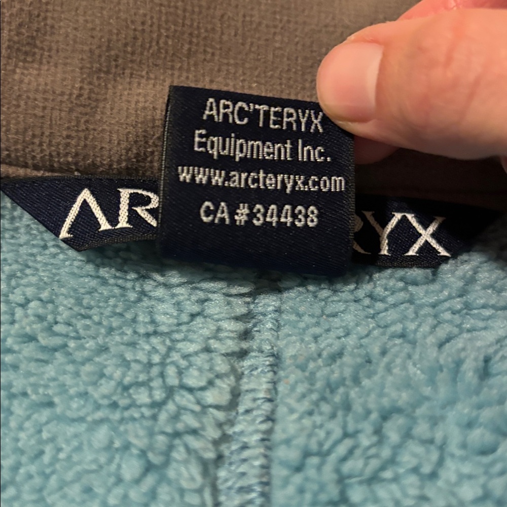 Arc'teryx Performance Jacket - Picture 10 of 11